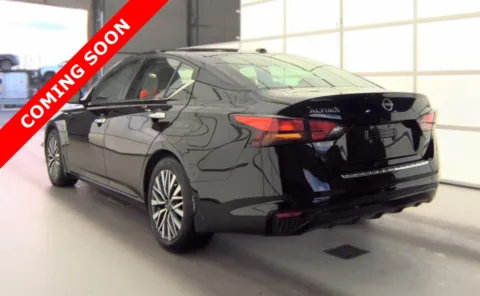 More photos of 2023 Nissan Altima 2.5 SV at Auto Boutique Ohio, OH