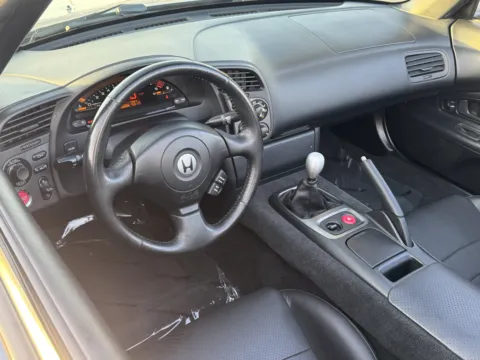 More photos of 2000 Honda S2000 at Auto Boutique Ohio, OH