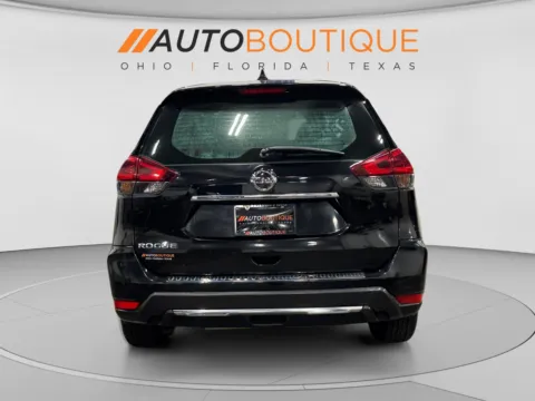 More photos of 2018 Nissan Rogue S at Auto Boutique Ohio, OH