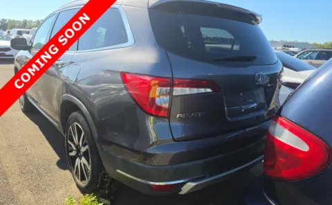 More photos of 2022 Honda Pilot Touring 8-Passenger at Auto Boutique Ohio, OH