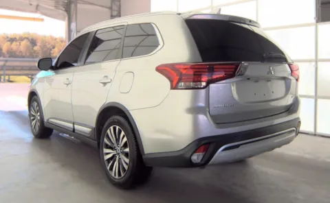 More photos of 2020 Mitsubishi Outlander SEL at Auto Boutique Ohio, OH