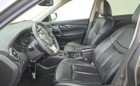 More photos of 2020 Nissan Rogue SL at Auto Boutique Ohio, OH