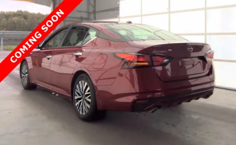More photos of 2023 Nissan Altima 2.5 SV at Auto Boutique Ohio, OH