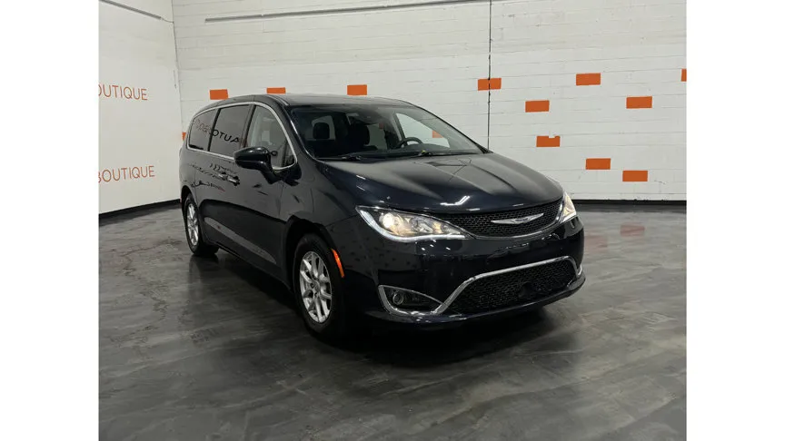 2020 Chrysler Pacifica Touring for sale in Columbus, OH