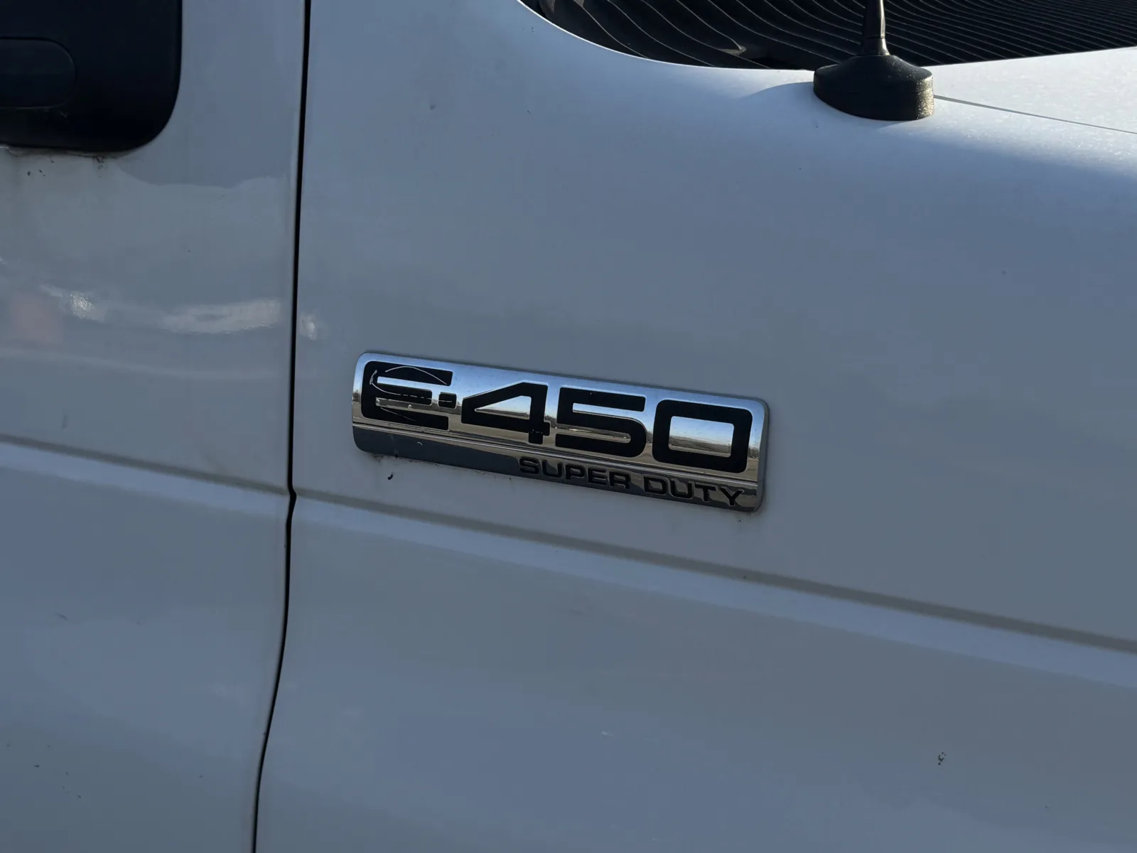 2010 Ford Econoline - Photo 16