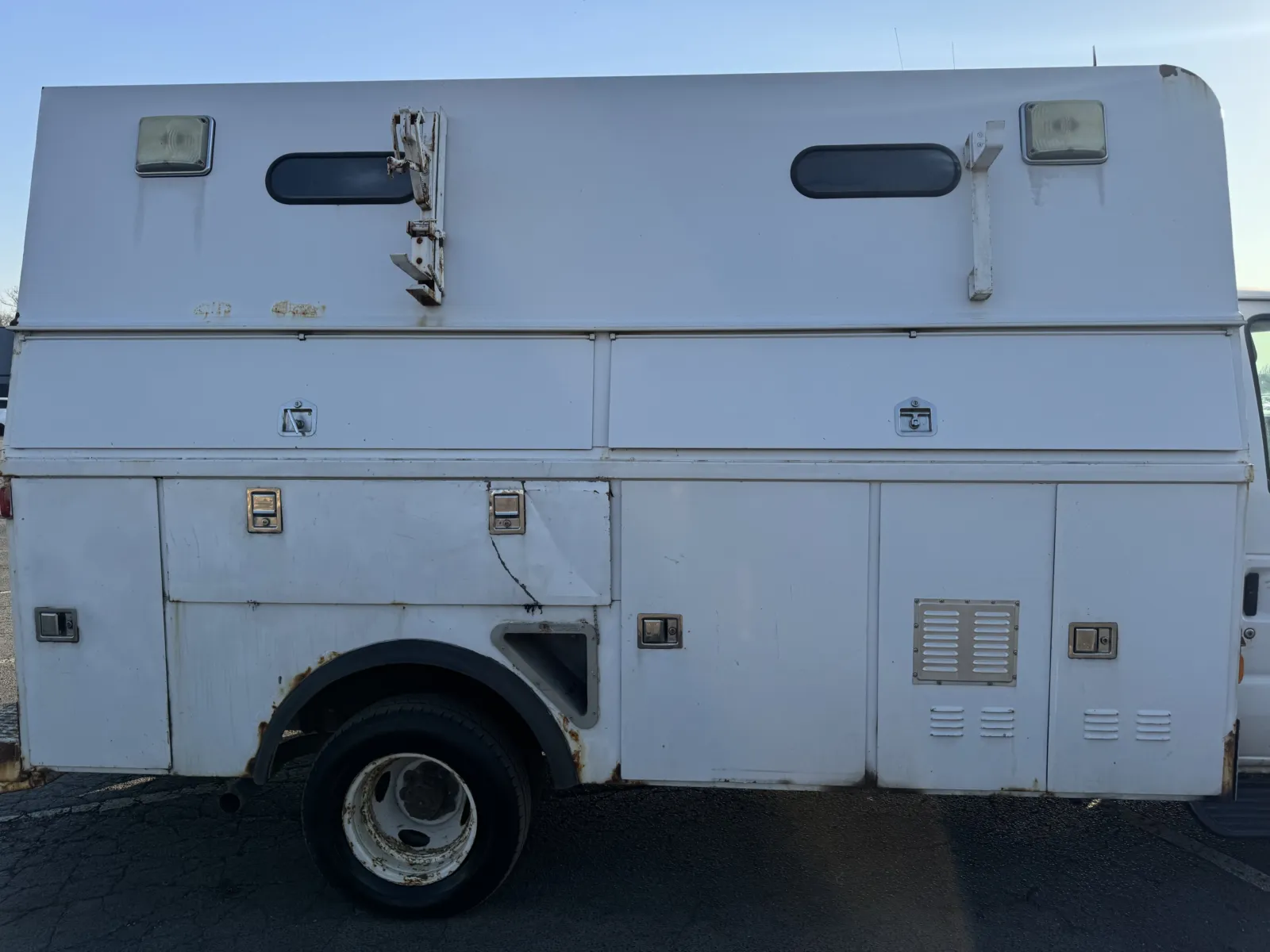 2010 Ford Econoline - Photo 14