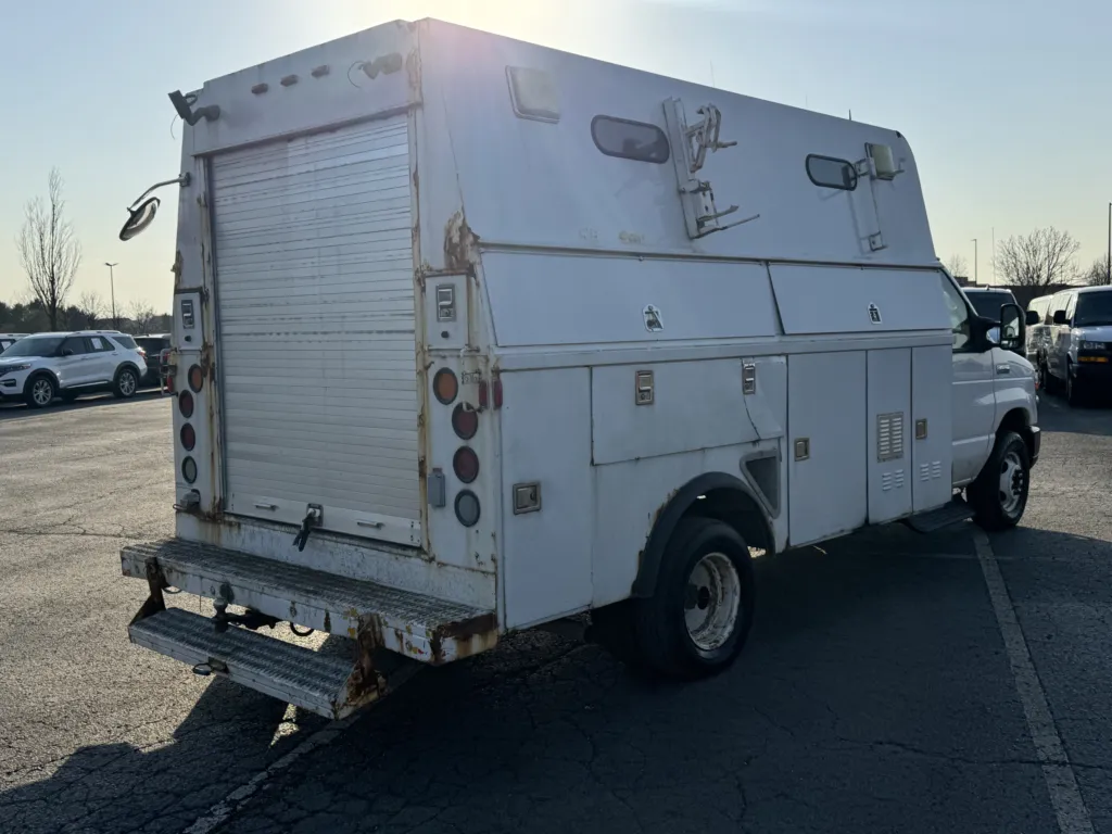 2010 Ford Econoline - Photo 11