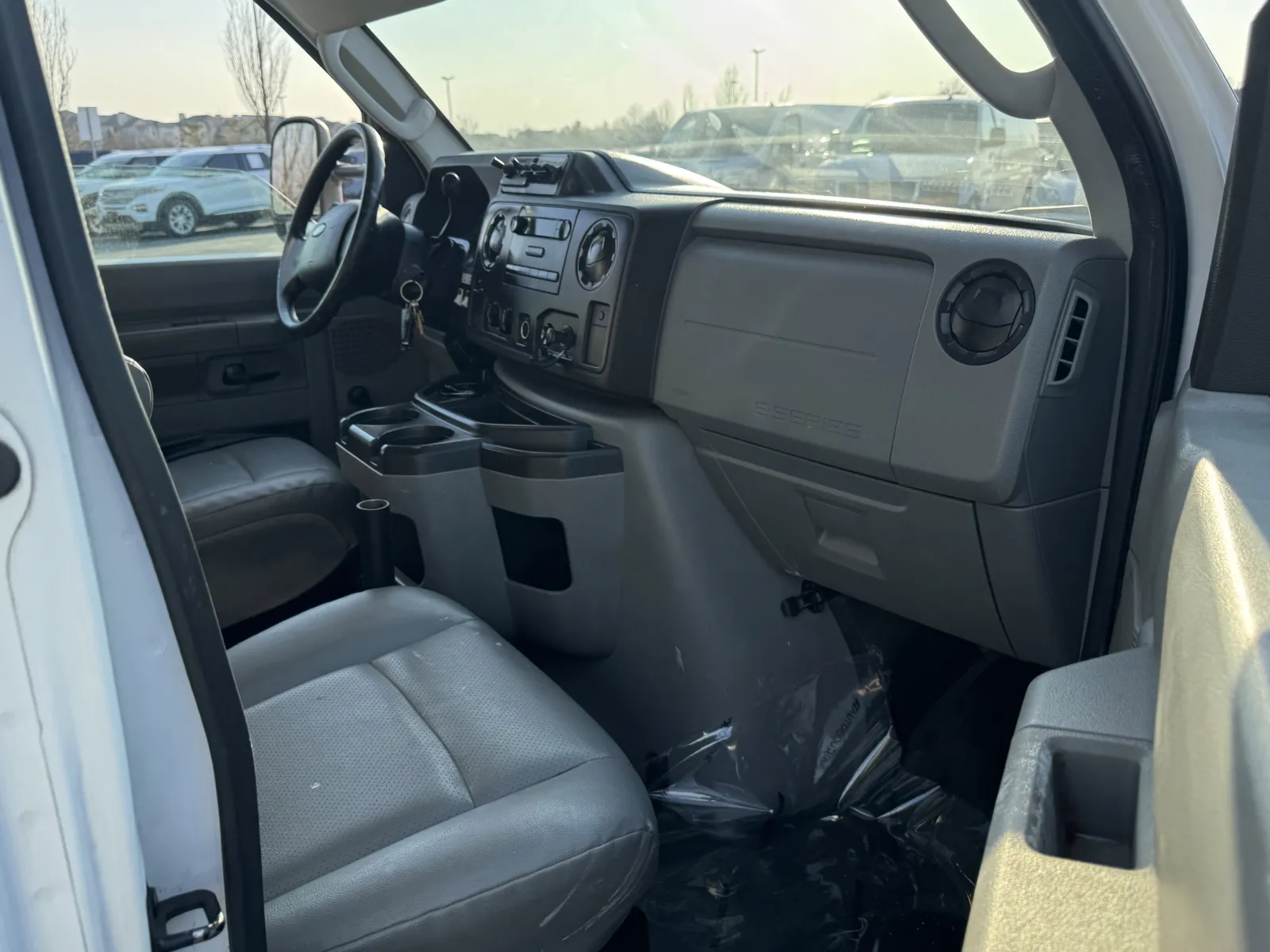 2010 Ford Econoline - Photo 15