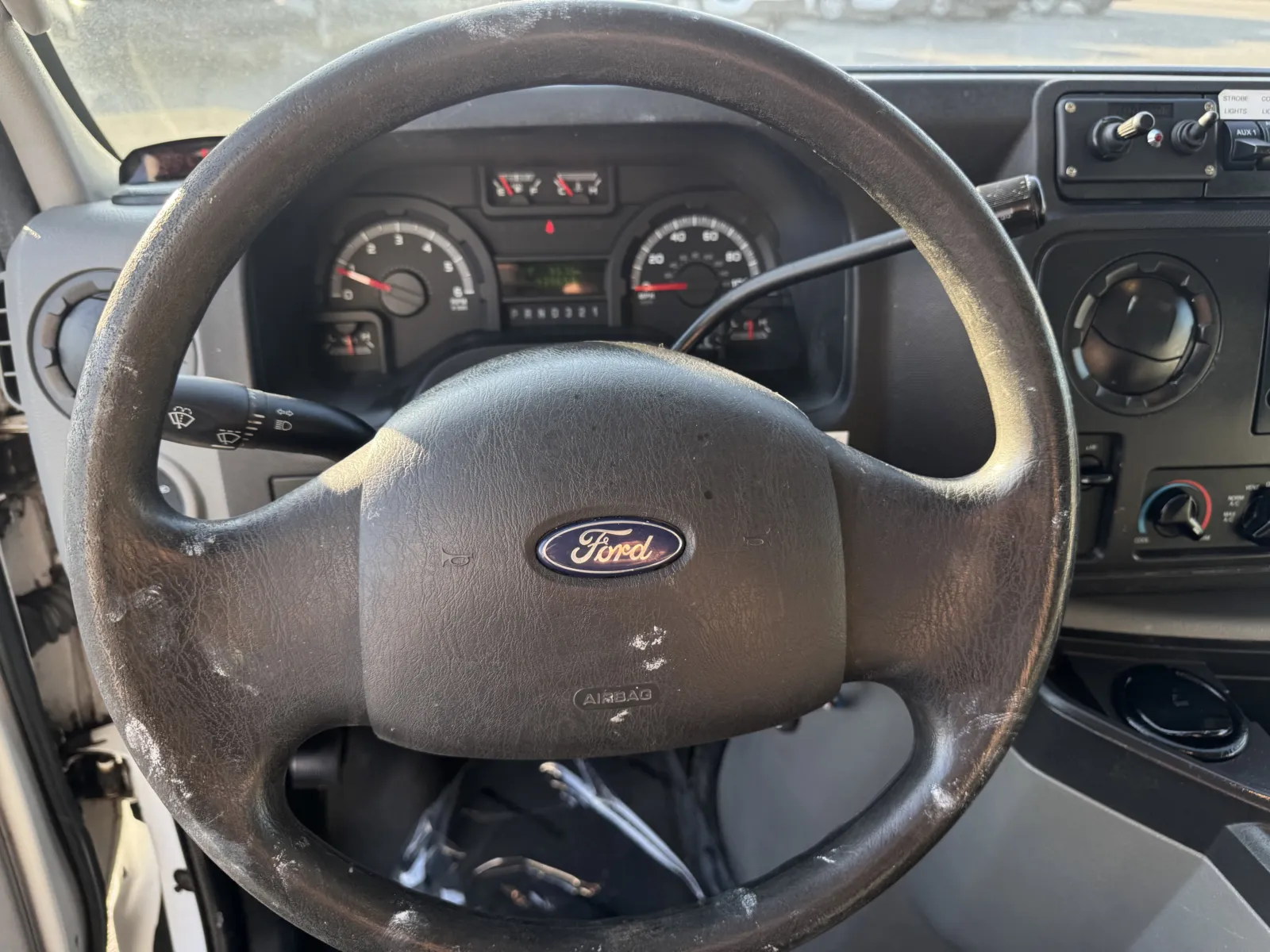 2010 Ford Econoline - Photo 19