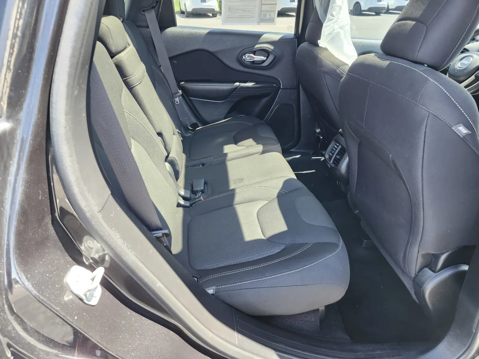 2016 Jeep Cherokee Latitude - Photo 19