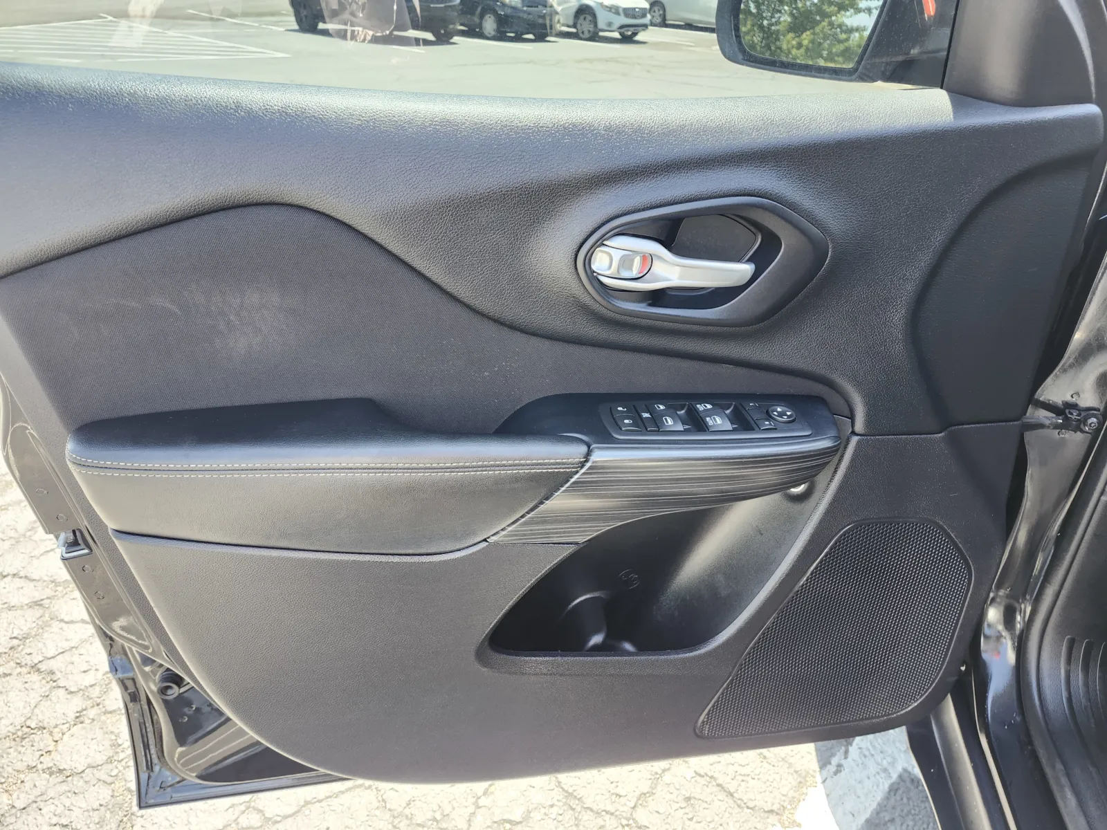 2016 Jeep Cherokee Latitude - Photo 26