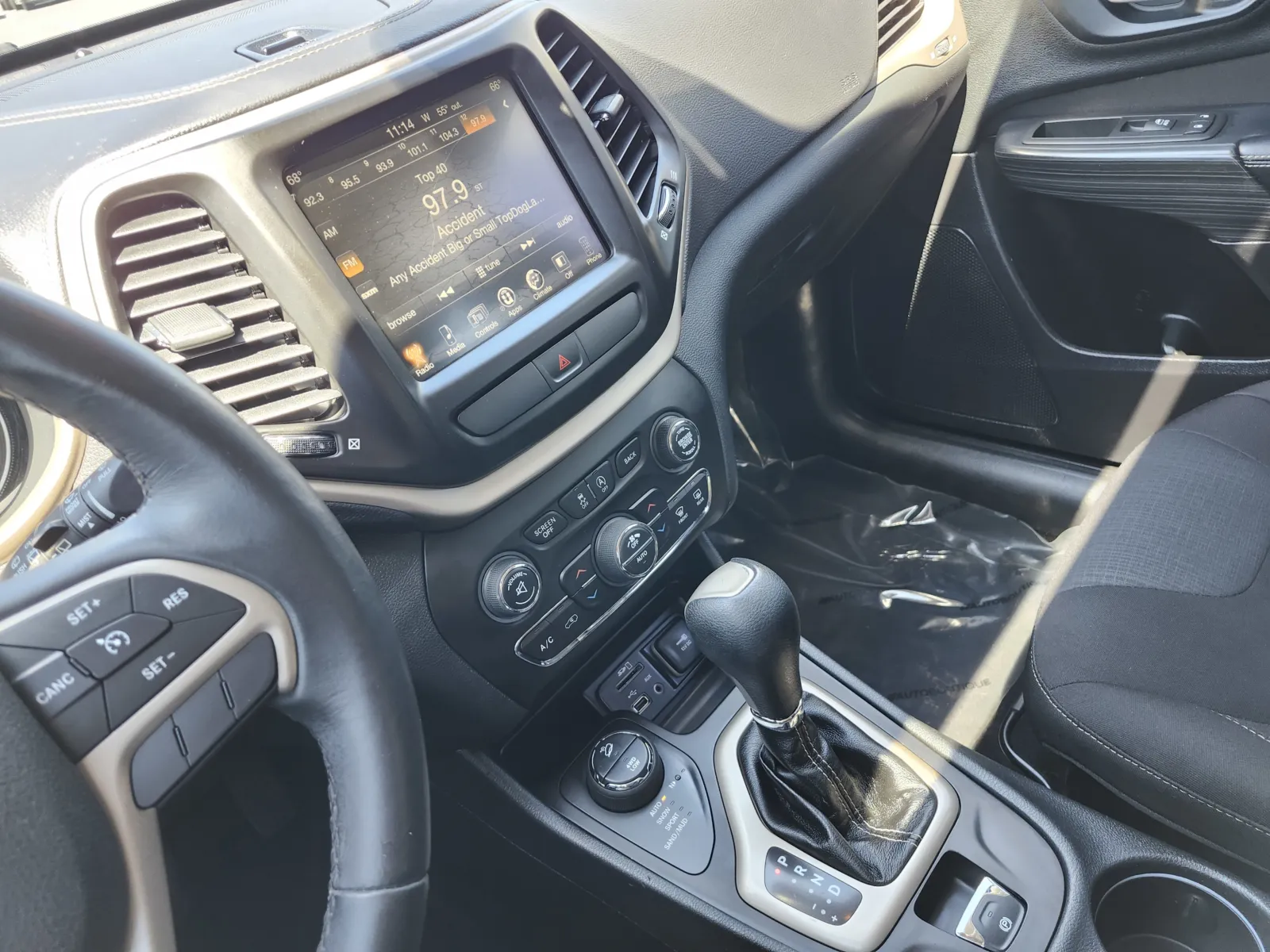 2016 Jeep Cherokee Latitude - Photo 30