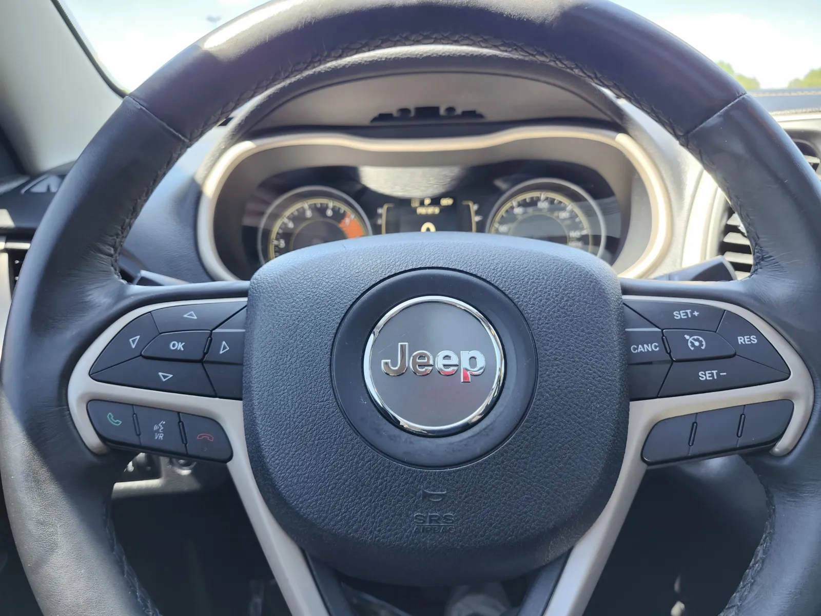 2016 Jeep Cherokee Latitude - Photo 28