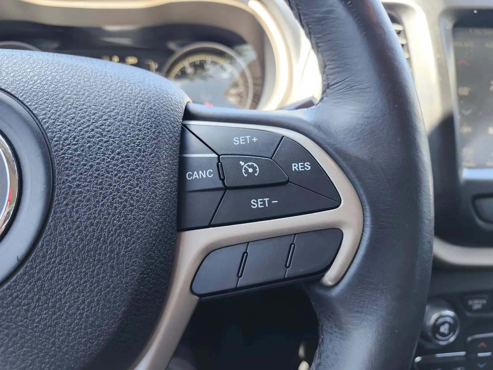 2016 Jeep Cherokee Latitude - Photo 33