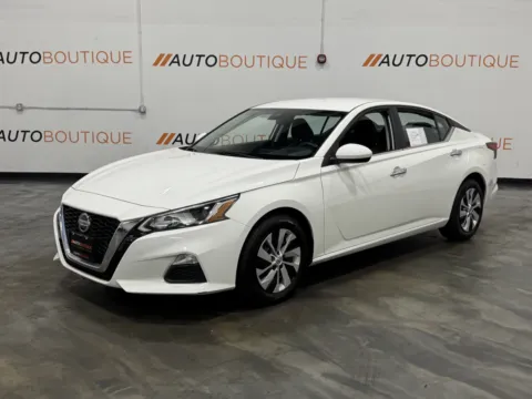 More photos of 2021 Nissan Altima 2.5 S at Auto Boutique Ohio, OH