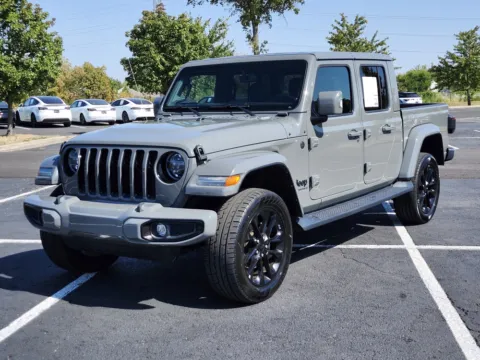 More photos of 2023 Jeep Gladiator High Altitude at Auto Boutique Ohio, OH