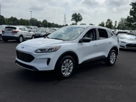 More photos of 2022 Ford Escape SE Hybrid at Auto Boutique Ohio, OH