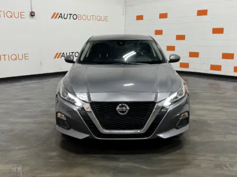 Another view of 2021 Nissan Altima 2.5 SV for sale in Columbus, OH at Auto Boutique Ohio