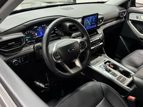 More photos of 2024 Ford Explorer Limited at Auto Boutique Ohio, OH