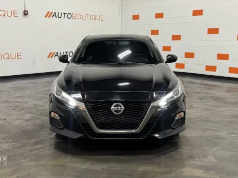 Another view of 2019 Nissan Altima 2.5 SR for sale in Columbus, OH at Auto Boutique Ohio