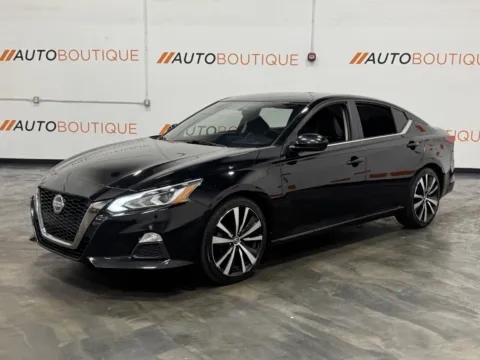 More photos of 2019 Nissan Altima 2.5 SR at Auto Boutique Ohio, OH