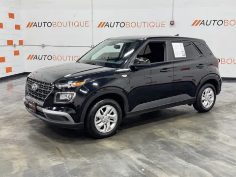 More photos of 2021 Hyundai Venue SE at Auto Boutique Ohio, OH