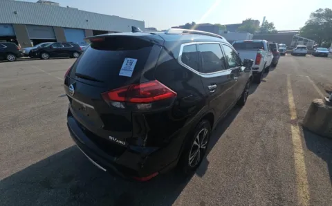 More photos of 2020 Nissan Rogue SV at Auto Boutique Ohio, OH