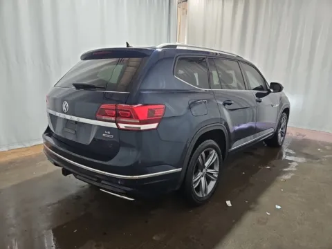 More photos of 2019 Volkswagen Atlas 3.6L V6 SE w/Technology R-Line at Auto Boutique Ohio, OH