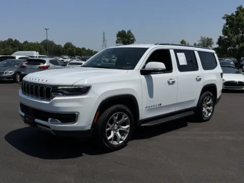 More photos of 2022 Jeep Wagoneer Series II at Auto Boutique Ohio, OH