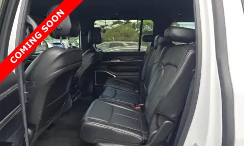 More photos of 2022 Jeep Wagoneer Series II at Auto Boutique Ohio, OH