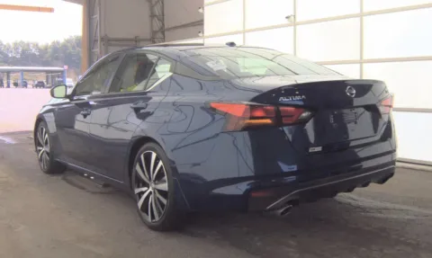 More photos of 2020 Nissan Altima 2.5 SR at Auto Boutique Ohio, OH
