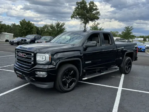 More photos of 2016 GMC Sierra 1500 at Auto Boutique Ohio, OH