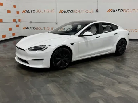 More photos of 2022 Tesla Model S at Auto Boutique Ohio, OH