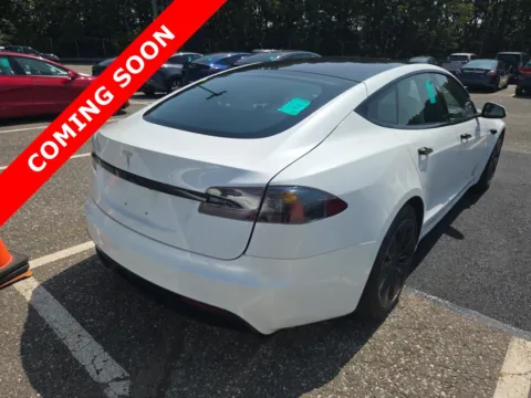 More photos of 2022 Tesla Model S at Auto Boutique Ohio, OH