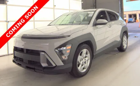 Gray 2024 Hyundai Kona SE for sale in Columbus, OH
