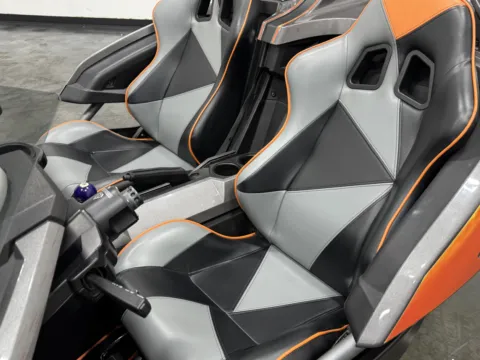 More photos of 2015 POLARIS SLINGSHOT at Auto Boutique Ohio, OH