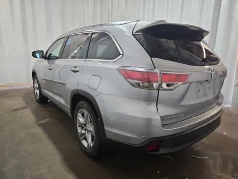 Another view of 2015 Toyota Highlander Limited for sale in Columbus, OH at Auto Boutique Ohio