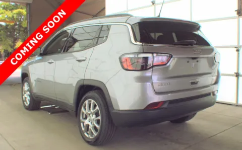More photos of 2022 Jeep Compass Latitude Lux at Auto Boutique Ohio, OH