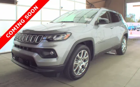Silver 2022 Jeep Compass Latitude Lux for sale in Columbus, OH