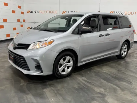 More photos of 2020 Toyota Sienna L at Auto Boutique Ohio, OH
