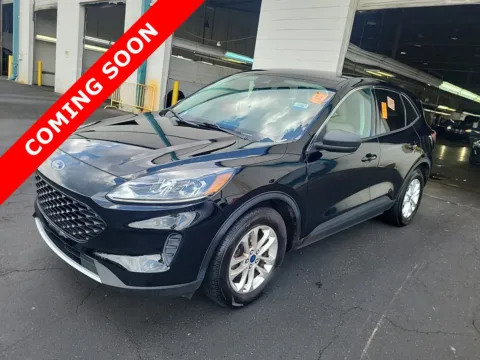 Black 2022 Ford Escape SE for sale in Columbus, OH
