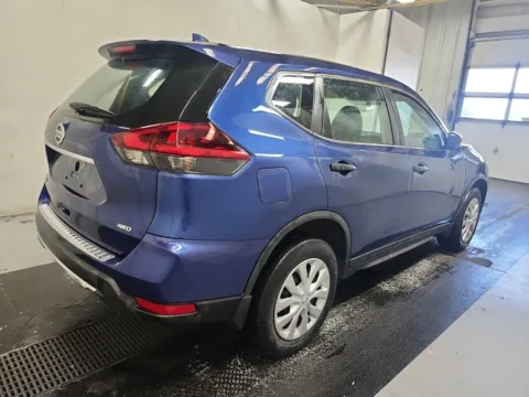 More photos of 2018 Nissan Rogue S at Auto Boutique Ohio, OH