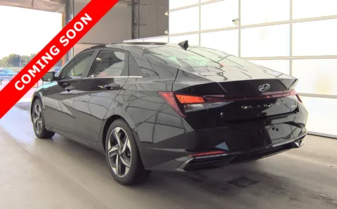 More photos of 2022 Hyundai Elantra Limited at Auto Boutique Ohio, OH
