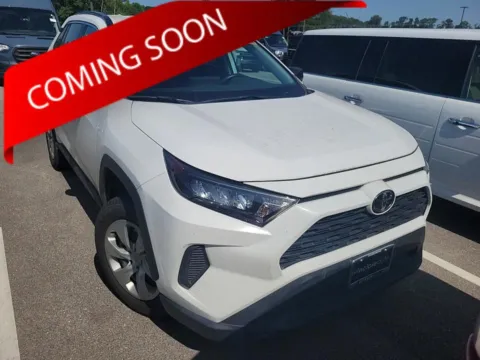White 2020 Toyota RAV4 LE for sale in Columbus, OH
