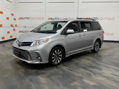 More photos of 2018 Toyota Sienna XLE at Auto Boutique Ohio, OH