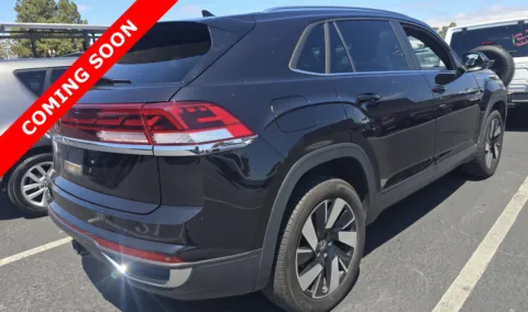 More photos of 2024 Volkswagen Atlas Cross Sport 2.0T SE w/Technology at Auto Boutique Ohio, OH