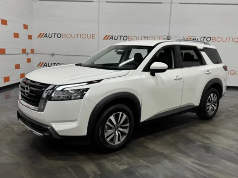 More photos of 2023 Nissan Pathfinder SL at Auto Boutique Ohio, OH