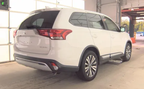 More photos of 2019 Mitsubishi Outlander ES at Auto Boutique Ohio, OH