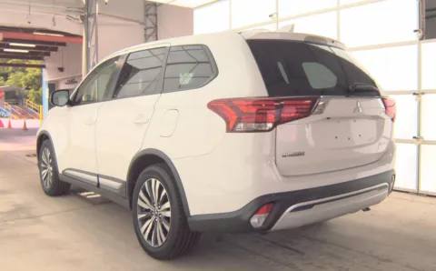 More photos of 2019 Mitsubishi Outlander ES at Auto Boutique Ohio, OH