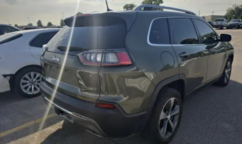 More photos of 2019 Jeep Cherokee Limited at Auto Boutique Ohio, OH